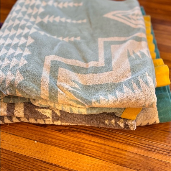 2 Pendleton Harding Jacquard Spa Towels - Picture 5 of 6